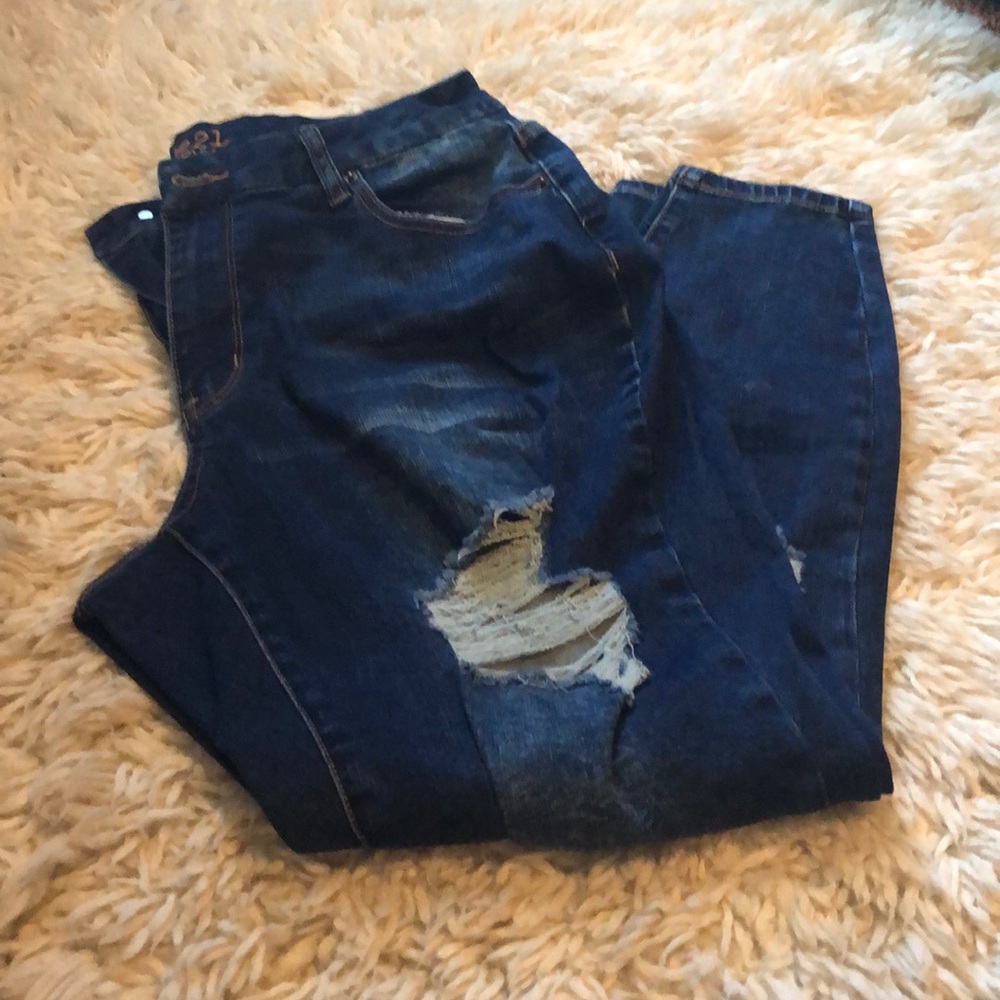 High waist curvy distressed jeans